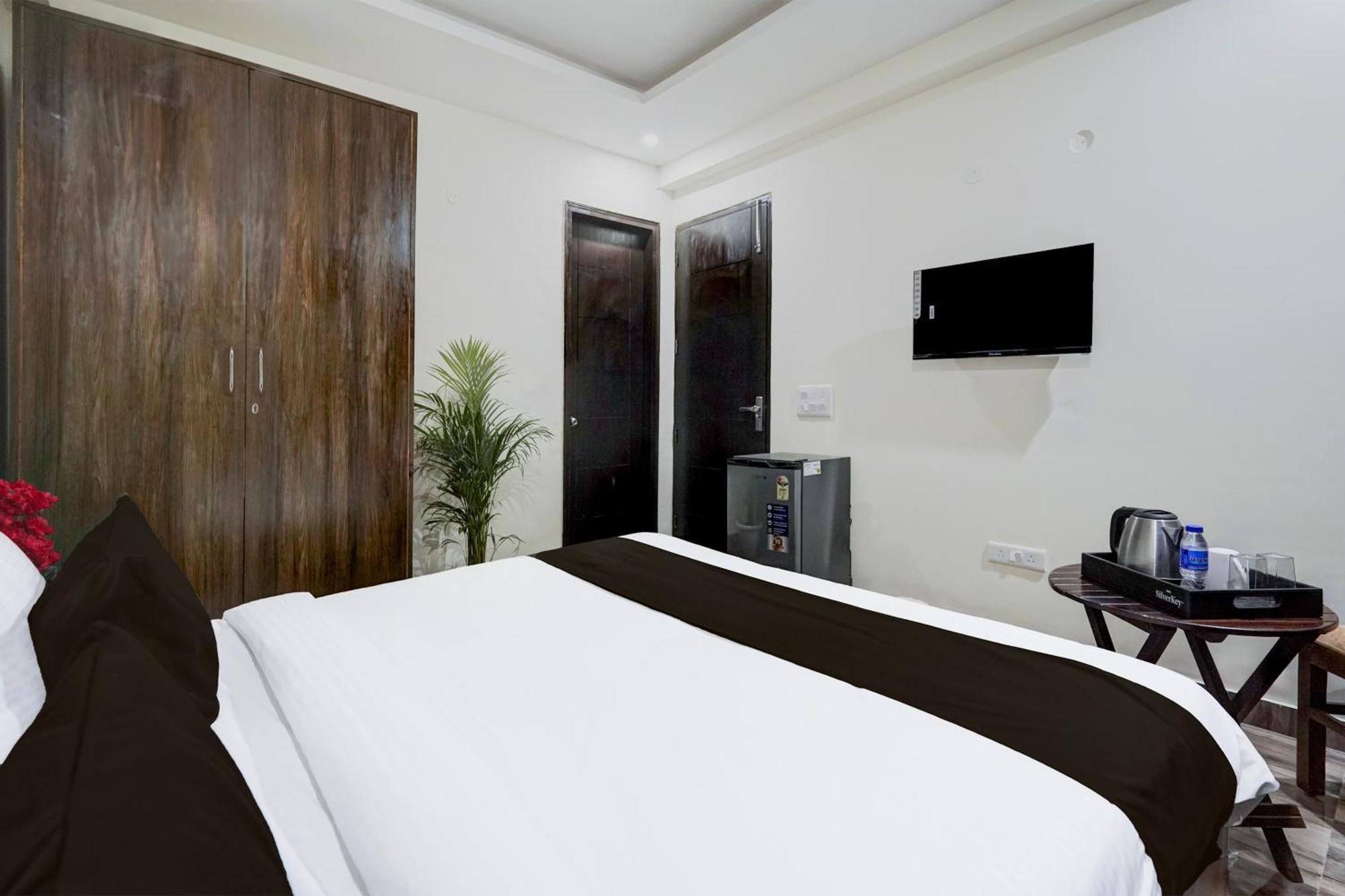 Townhouse Delight Inn Gurgaon Eksteriør billede