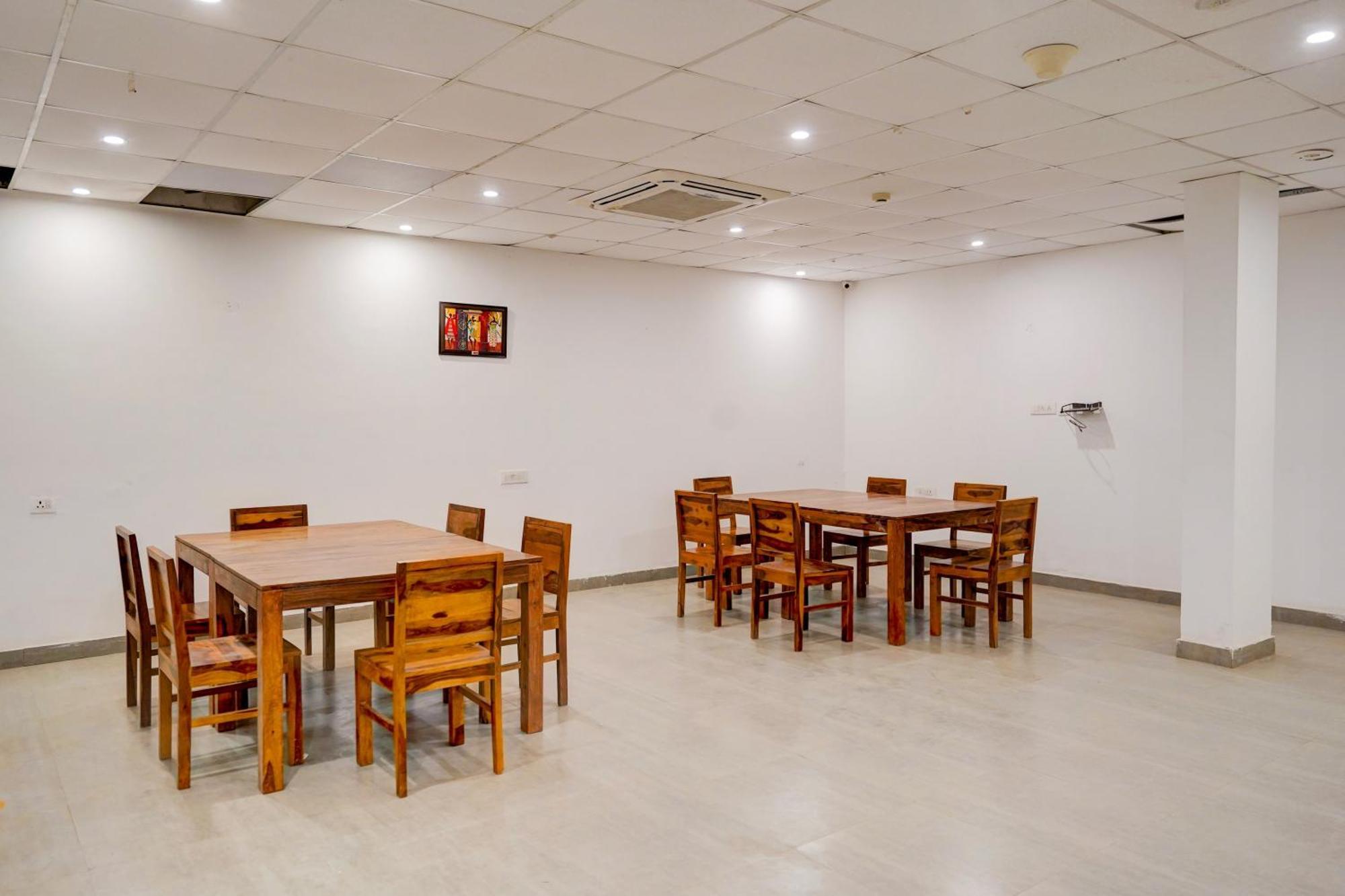 Townhouse Delight Inn Gurgaon Eksteriør billede