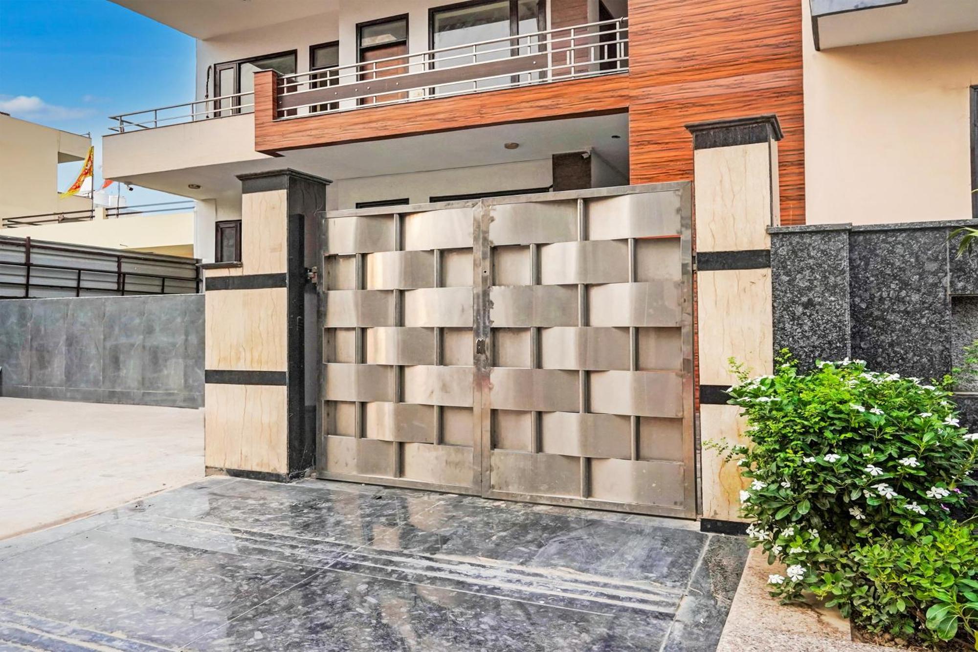 Townhouse Delight Inn Gurgaon Eksteriør billede